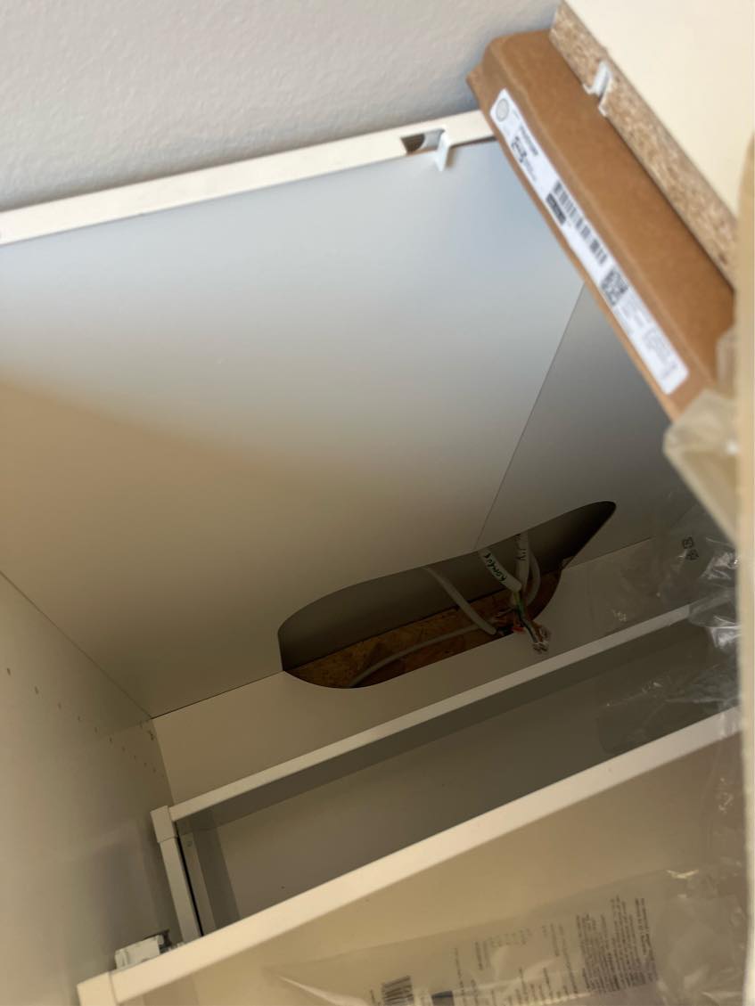 El tilslutninger af ovn og komfur i ny opsat køkken