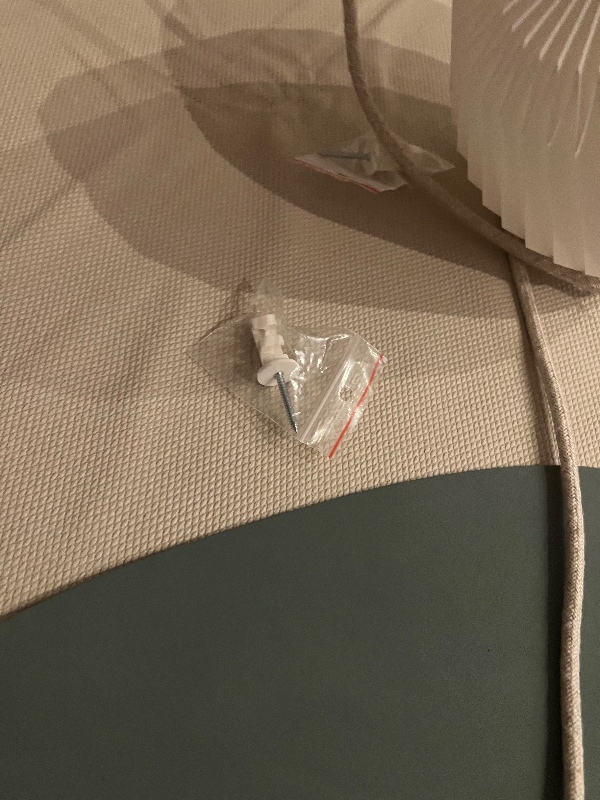 Hænge 3 små lamper op over spisebord