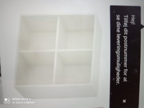 Samle et skab og en kasse med 4 rum i. Alt er fra ikea