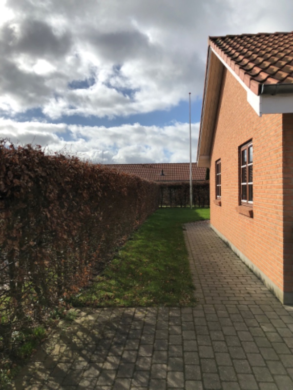 Male udhæng på huset (gavle)