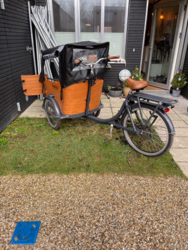 Fliselægning for- og bagterrasse