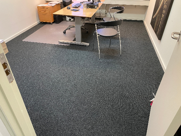 Rensning af væg til væg tæpper ca 90kvm.